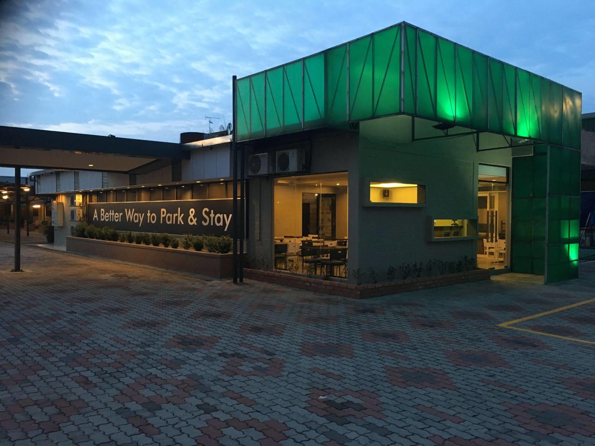 Talents Motor Park Hotel Klang Exterior photo